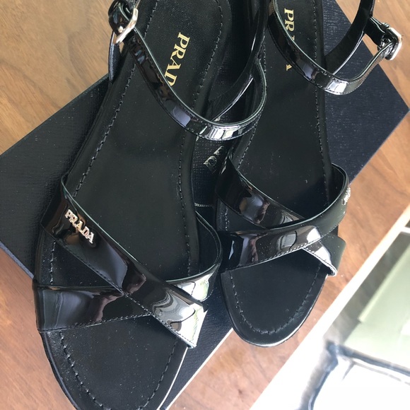 Prada Shoes - NIB PRADA SANDALS SIZE 41